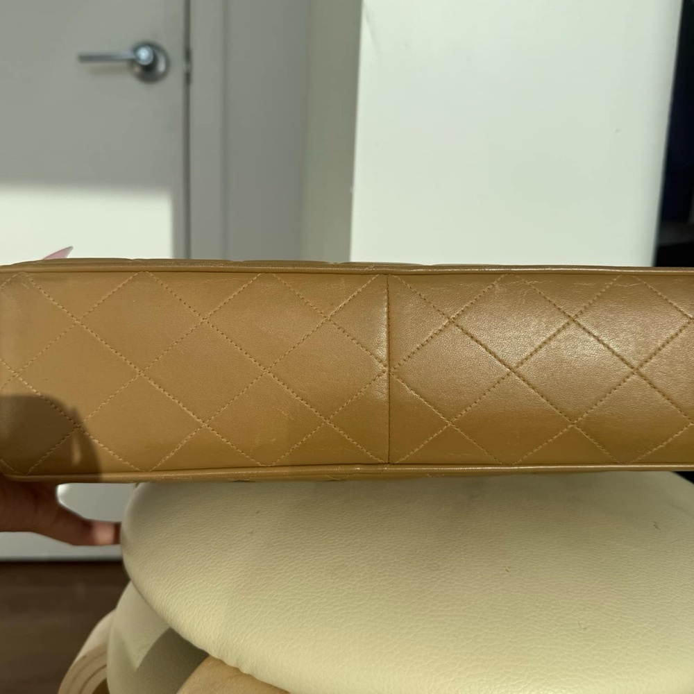 Authentic CHANEL Caramel Beige Leather 24kt Gold Hardware Jumbo Flap Bag RARE! - Picture 8 of 11